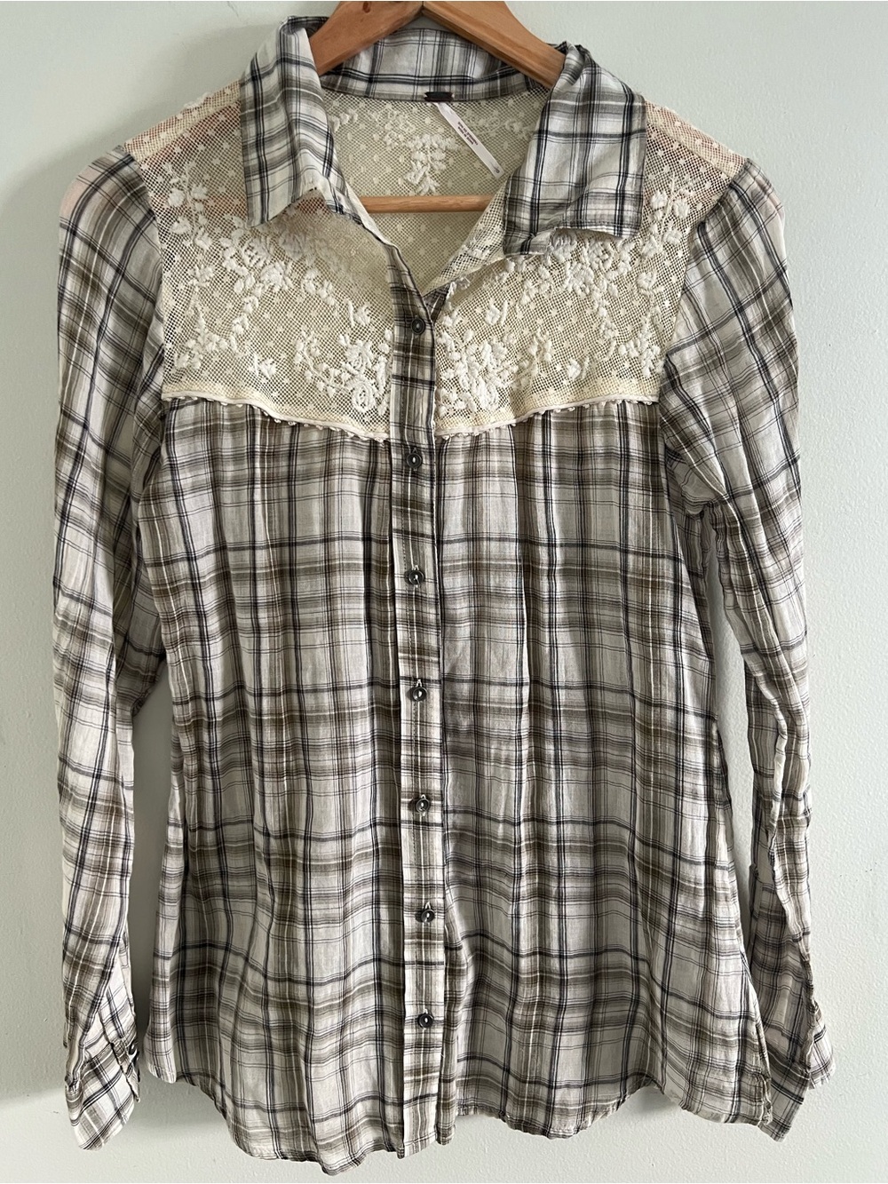 Free People Saddle Up Lace Plaid
Yoke Button Down Long Sleeve Shirt Size Large